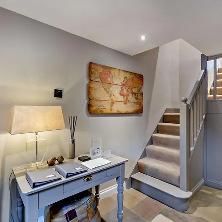 3 Bed In 76395